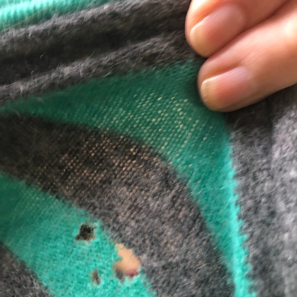 Adorable striped wooly Halloween 🎃 sweater - Picture 9 of 9